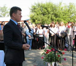Александр Чунаков поздравляет школьников с Днем Знаний