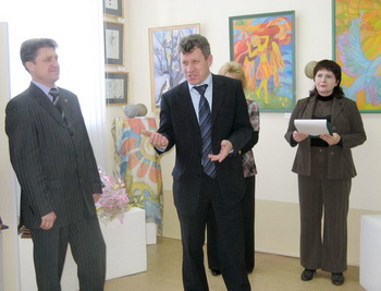 Глава города Александр Чунаков окрывает выставку