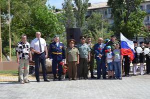 В Камышине открыли памятник Герою Российской Федерации Александру Колгатину