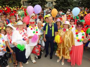 Ярко и дружно показали себя камышинские ТОСы в параде Арбузного фестиваля