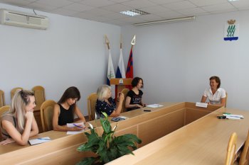 Председатель городского комитета образования Наталья Цыбизова провела брифинг