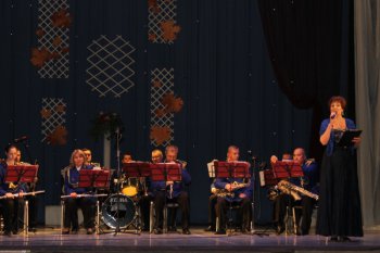 В ДК «Текстильщик» состоялся концерт «Осенние мелодии»