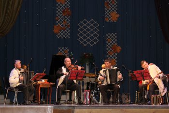 В ДК «Текстильщик» состоялся концерт «Осенние мелодии»