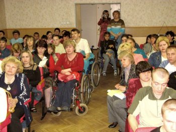 Расширить зону доступа для инвалидов и маломобильных групп населения