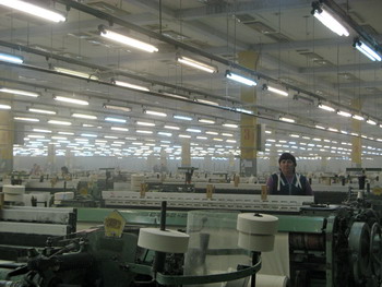 В ткацком цеху Камышинского текстильного гиганта