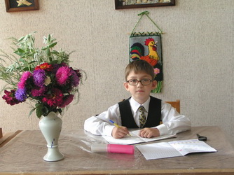 Сараев Никита на занятии по начальной грамоте