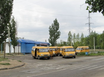 Автобусы на конечной остановке (Камышин, 5 мкр, Черемушки)