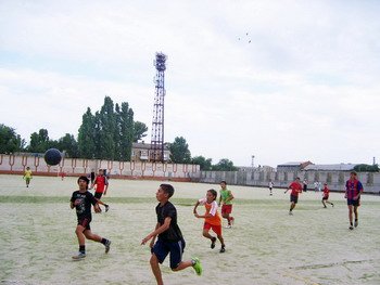 Футбольный матч дворовых команд