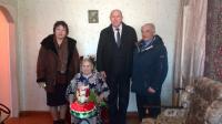 Глава города Владимир Пономарев поздравил камышанку со 100-летним юбилеем