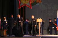 В честь 23 февраля наградили и поздравили военнослужащих