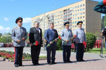Торжественная церемония возложения цветов к памятнику А.П. Маресьеву
