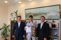 Награждение камышинского спортсмена Егора Ручникова