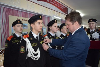 Камышинских школьников приняли в ряды Всероссийского военно-патриотического движения «Юнармия»