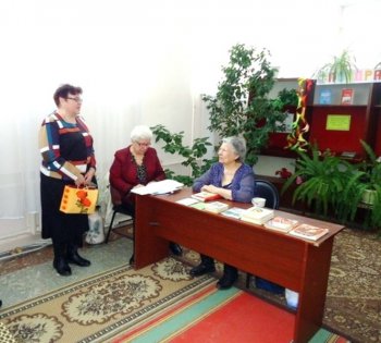 В библиотеке состоялась творческая встреча к 85-летию камышинской поэтессы А.М. Тарасовой