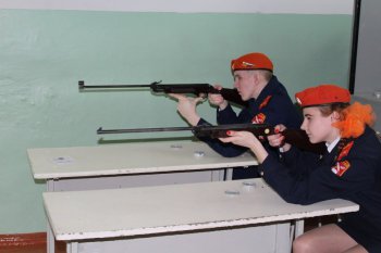 В МБОУ ССШ №12 прошла военно-патриотическая игра «Солдат»