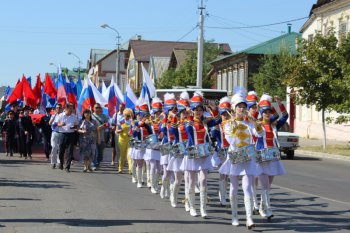 В Камышине состоялась акция «Во флаге – слава страны»