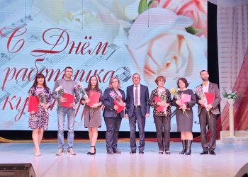 Заместитель председателя Камышинской городской Думы Иван Иванов поздравил работников культуры Камышина